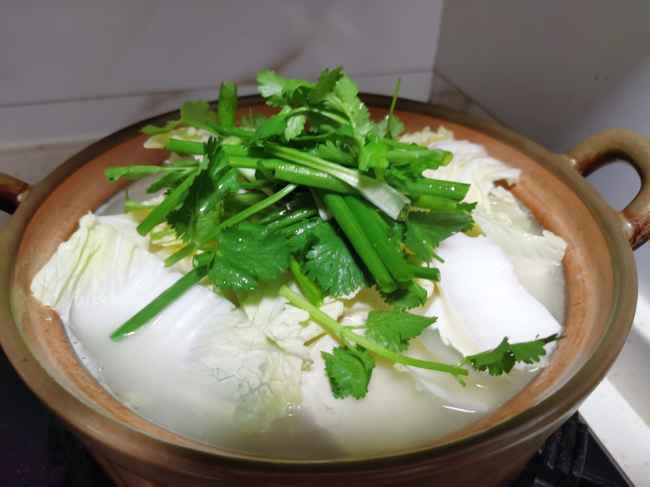 每日一道家常菜-砂锅鱼头豆腐汤的做法 步骤5