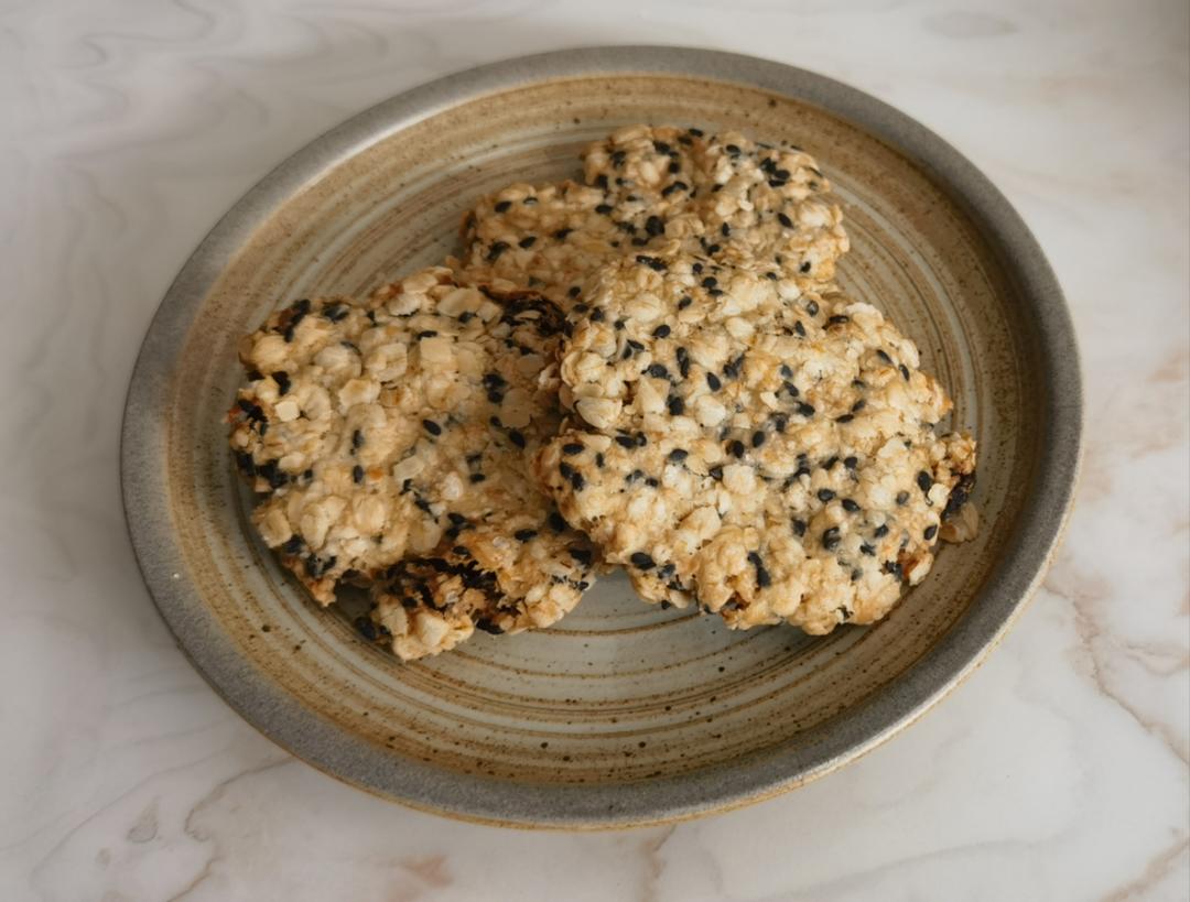 素食:有机燕麦芝麻大饼干
