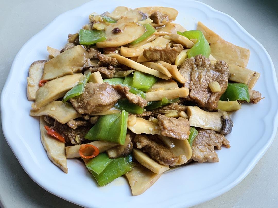 【杏鲍菇炒肉】这样做，好吃又下饭