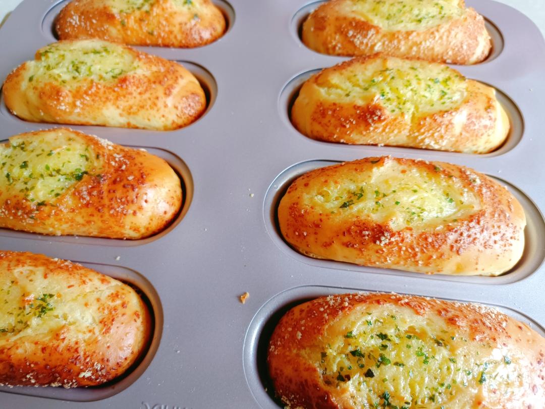 黄金芝士蒜香法式软面包｜芝香浓郁