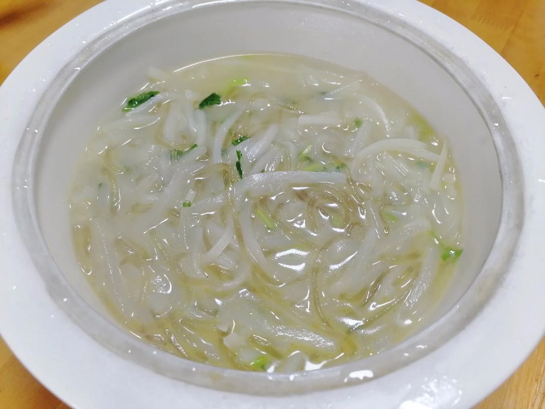 萝卜丝粉条汤