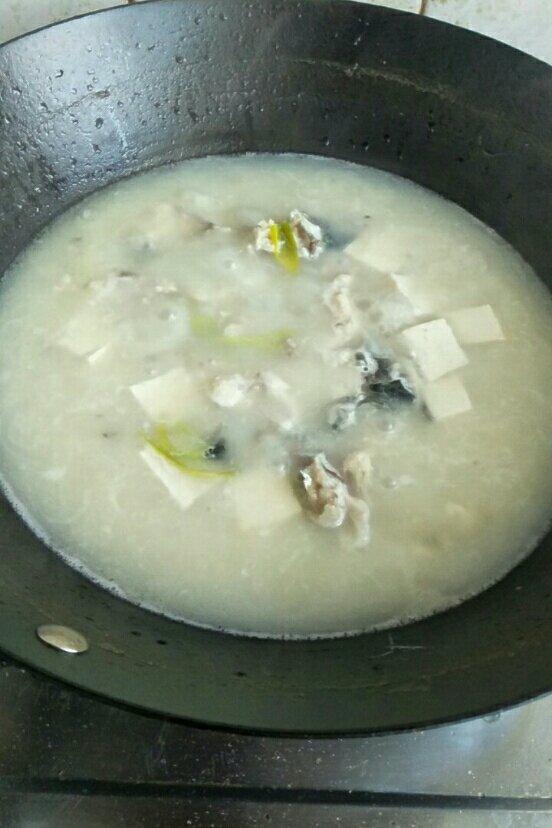 鲫鱼豆腐汤