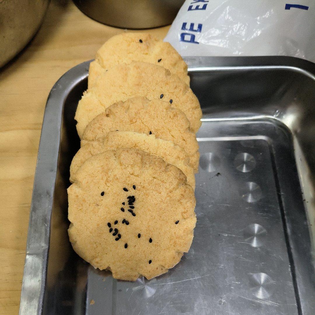 轻轻一按就碎掉的原味桃酥（不输猪油版）