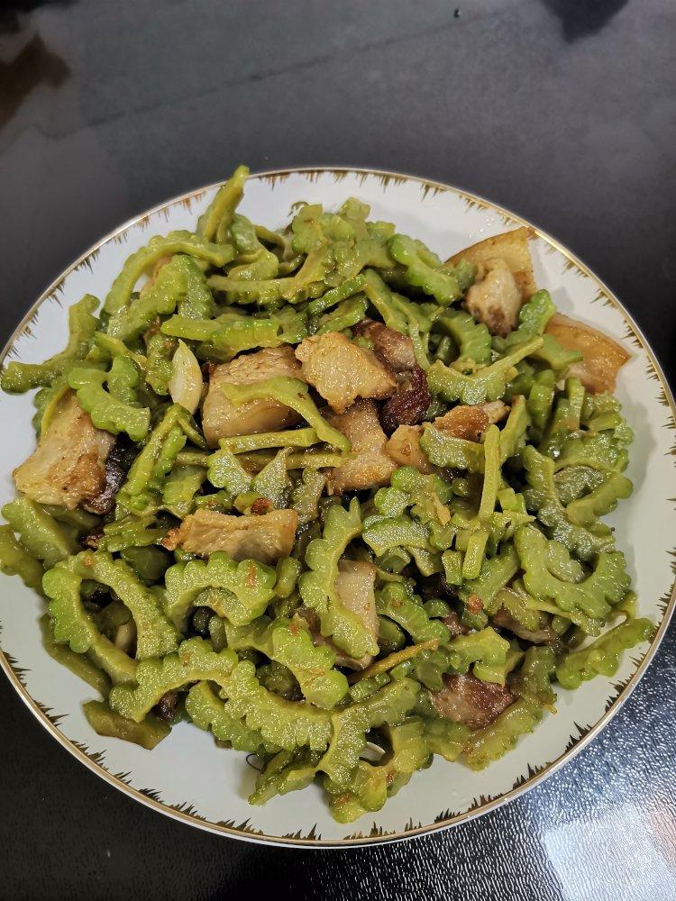 五花肉苦瓜炒肉