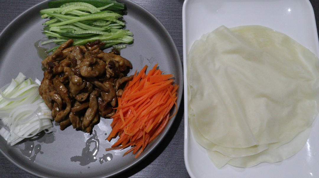 学做京酱肉丝，带饼的