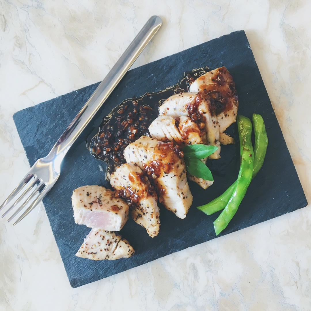 嫩煎金枪鱼Seared Ahi Tuna