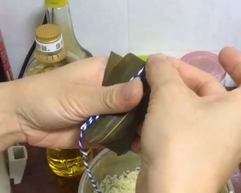 蛋黄肉粽&碱水粽的做法