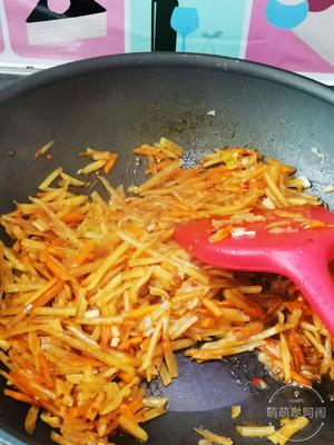 素炒土豆丝胡萝卜丝的做法 步骤3