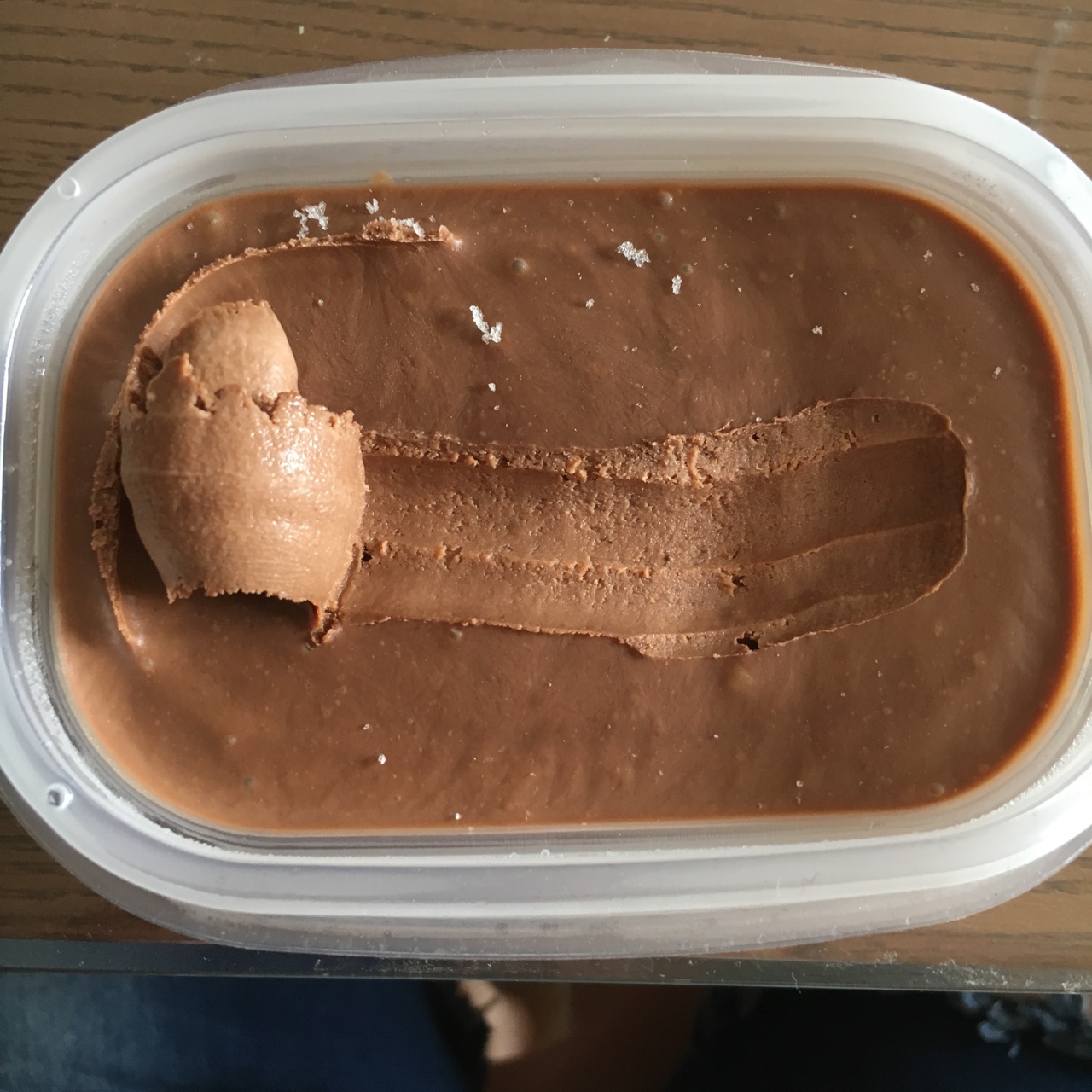 极简巧克力冰激凌