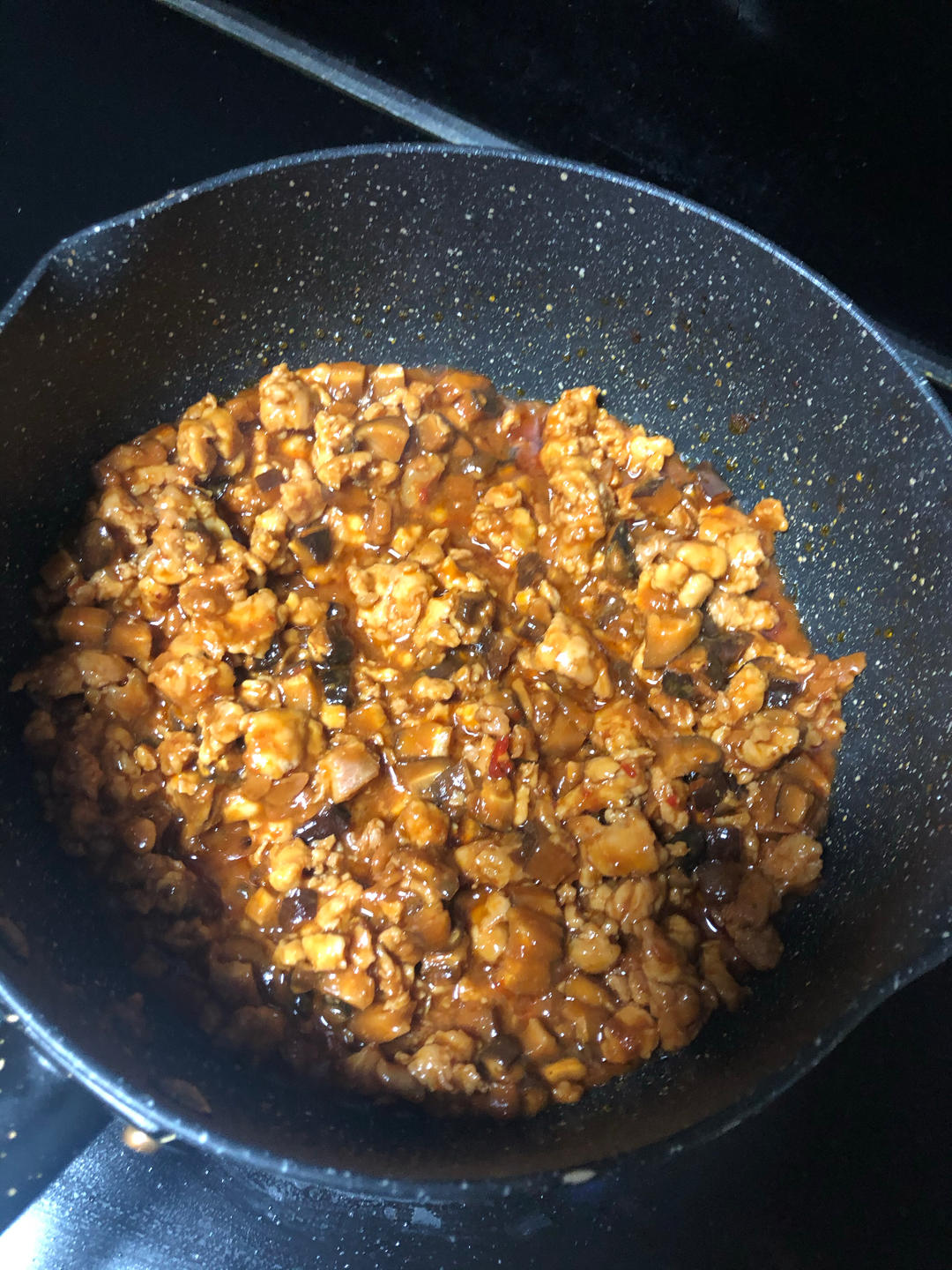 香菇鸡腿酱肉包