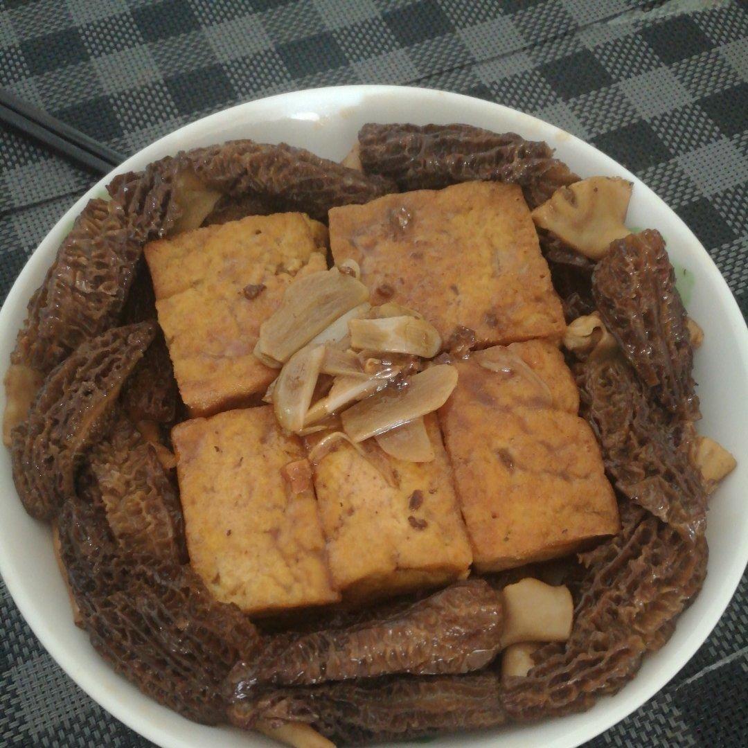 羊肚菌烧豆腐