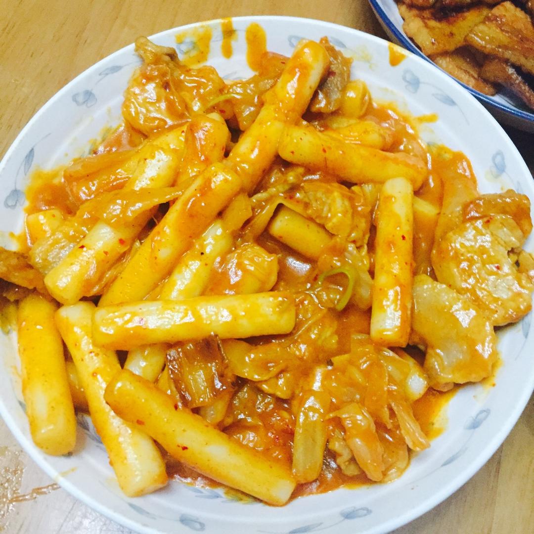 泡菜炒年糕