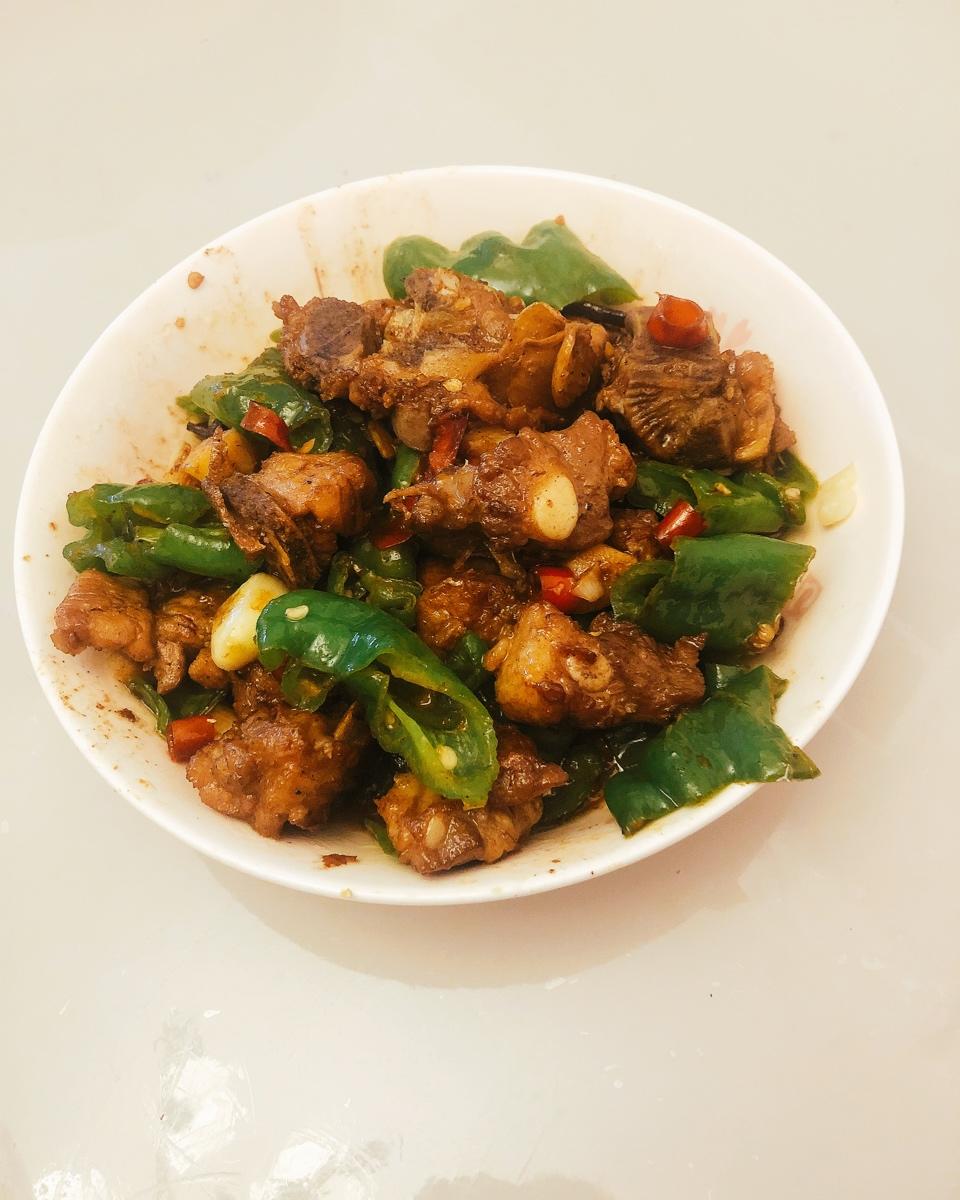 辣椒烧排骨（最简单最美味的排骨做法）