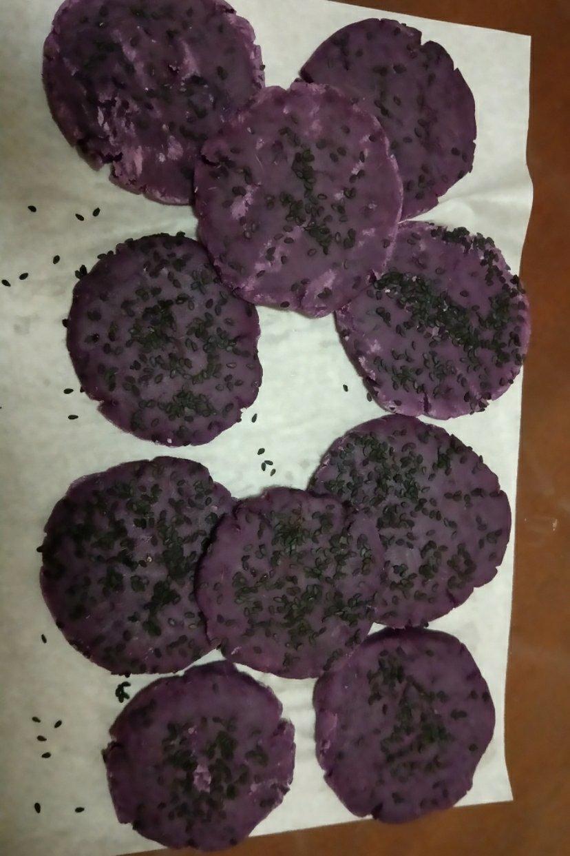 紫薯芝麻饼