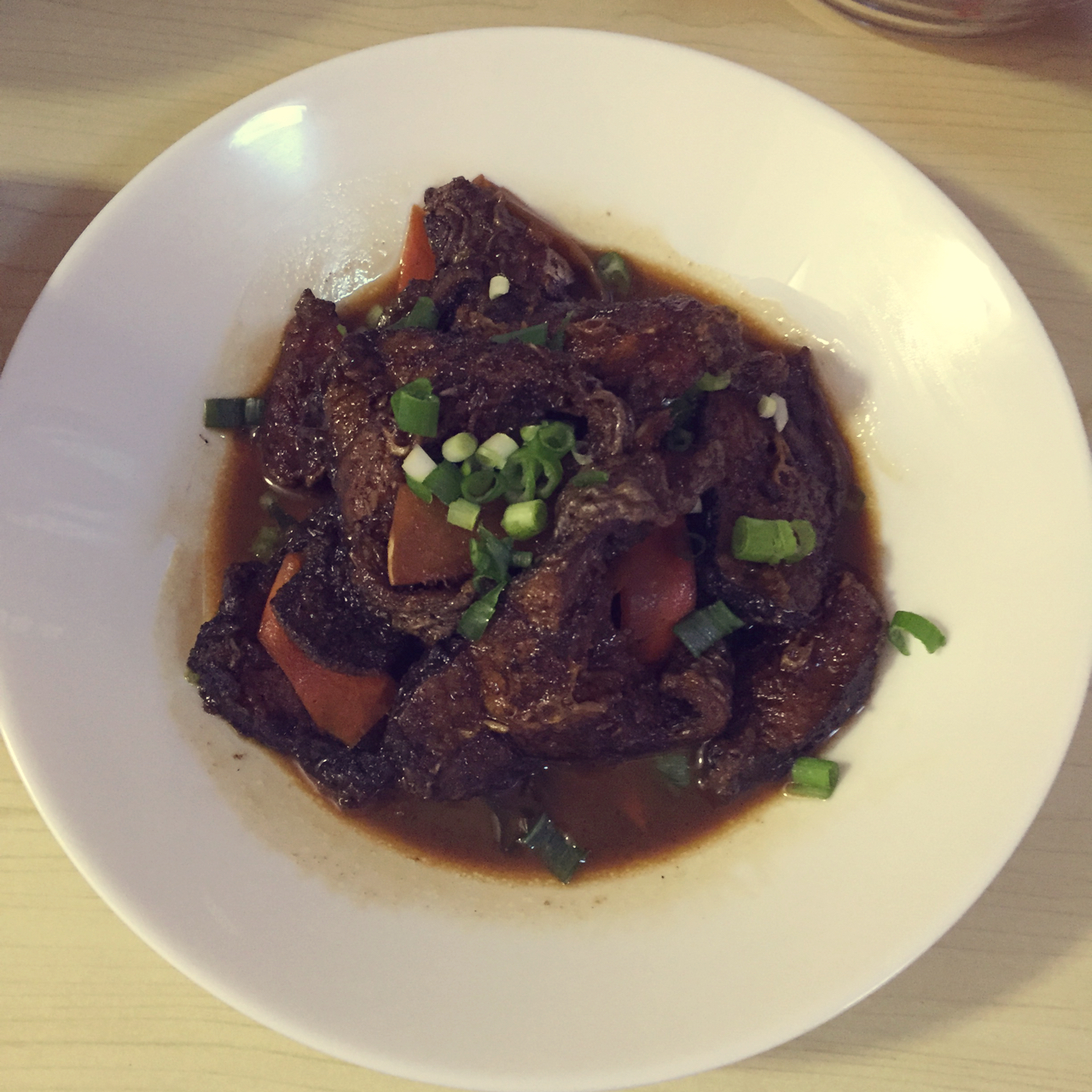 爆鱼。又叫熏鱼。