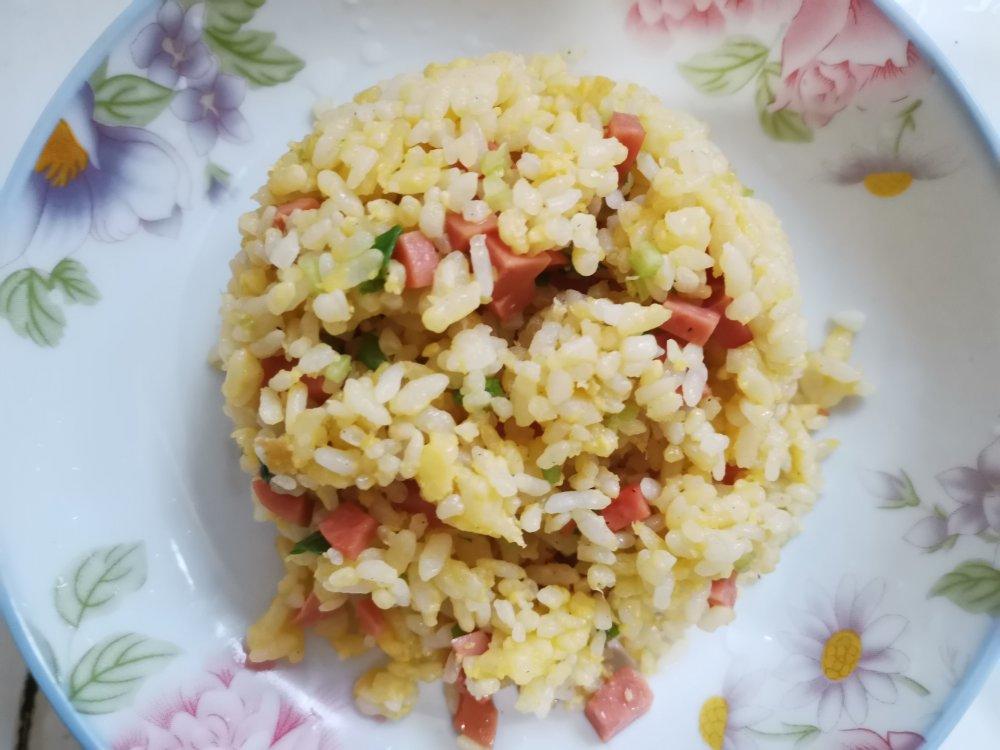 黄金火腿肠蛋炒饭