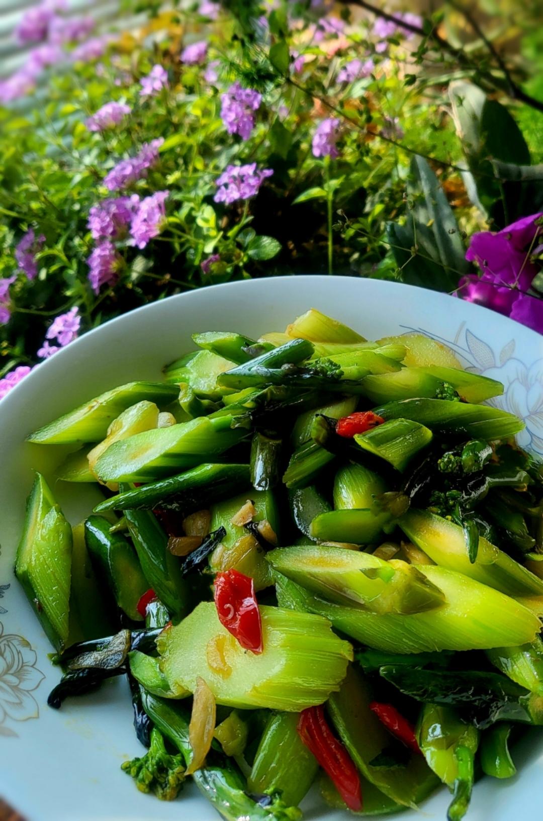 清炒湖北红菜苔