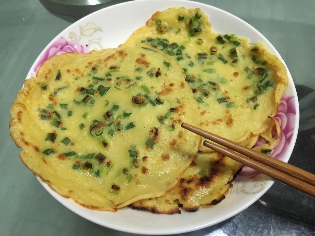 鸡蛋葱香饼的做法