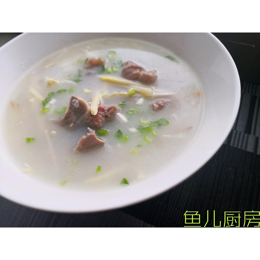 粥水笋丝咸骨煲──“鱼儿厨房”私房菜