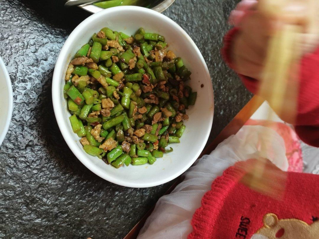 肉沫豆角下饭菜
