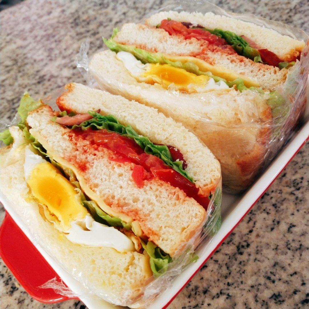 早餐 培根 三明治