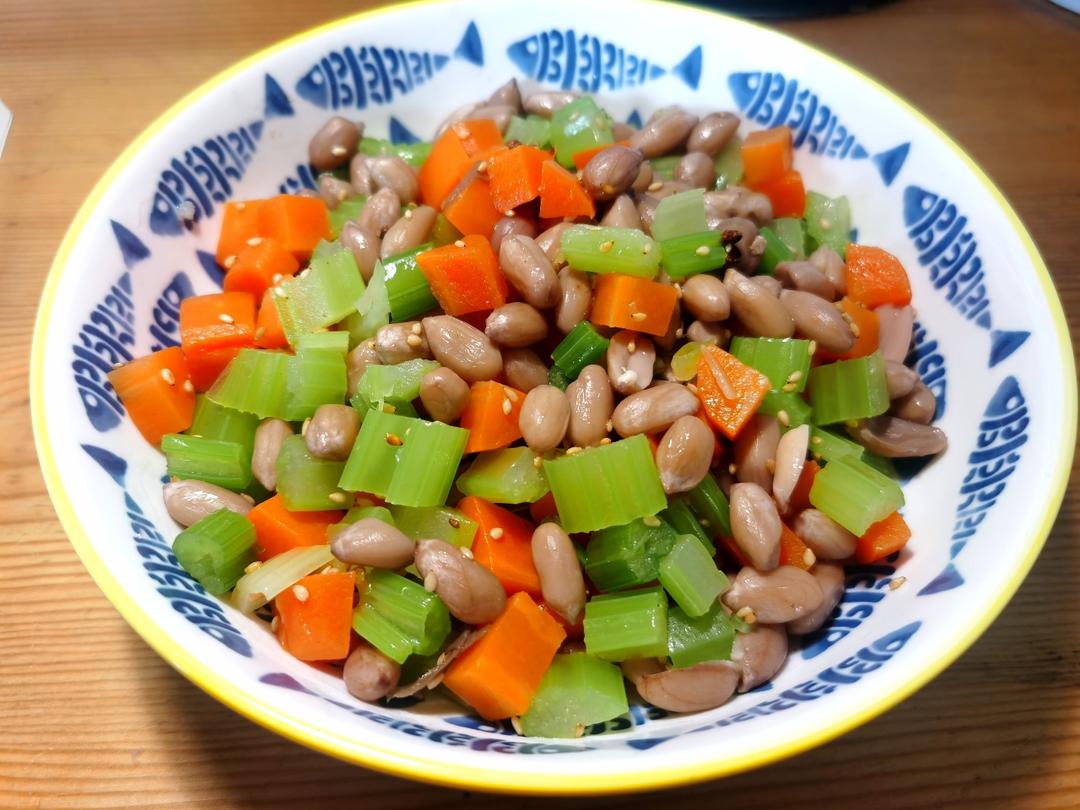 凉拌芹菜花生米胡萝卜
