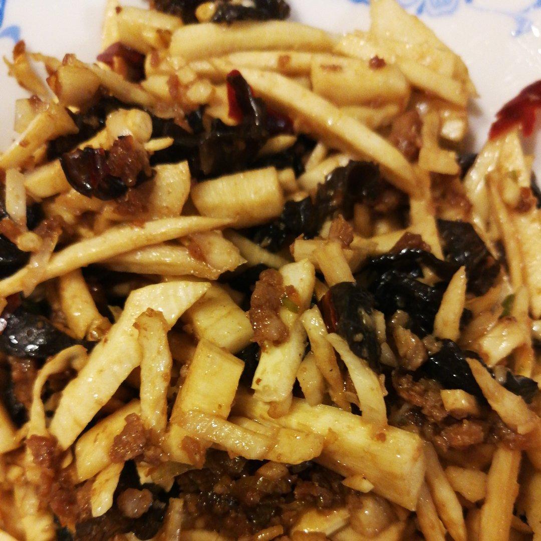 冬笋木耳炒肉丝