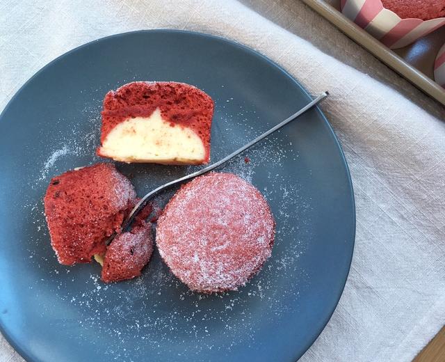 小红帽cupcake | 红丝绒乳酪戚风纸杯蛋糕的做法