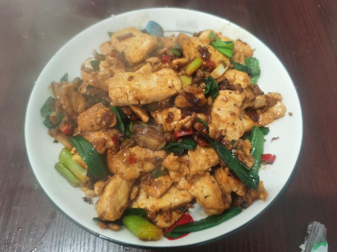 “蒜苗葱烧豆腐”下饭到离谱！配菜都好吃的不得了！