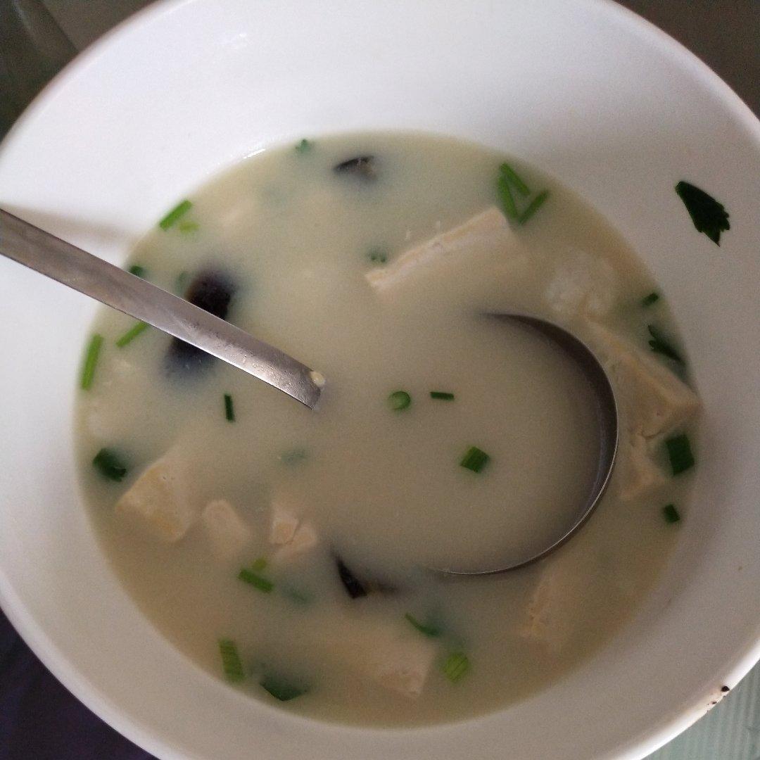 皮蛋豆腐鱼片汤
