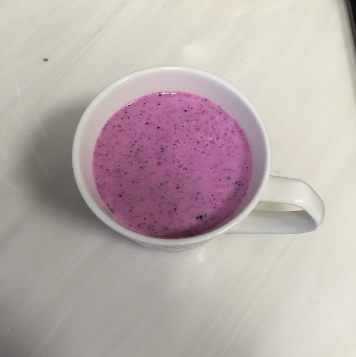 红肉火龙果酸奶昔