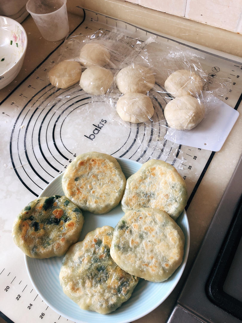 皮薄如纸的韭菜馅饼|免揉面法