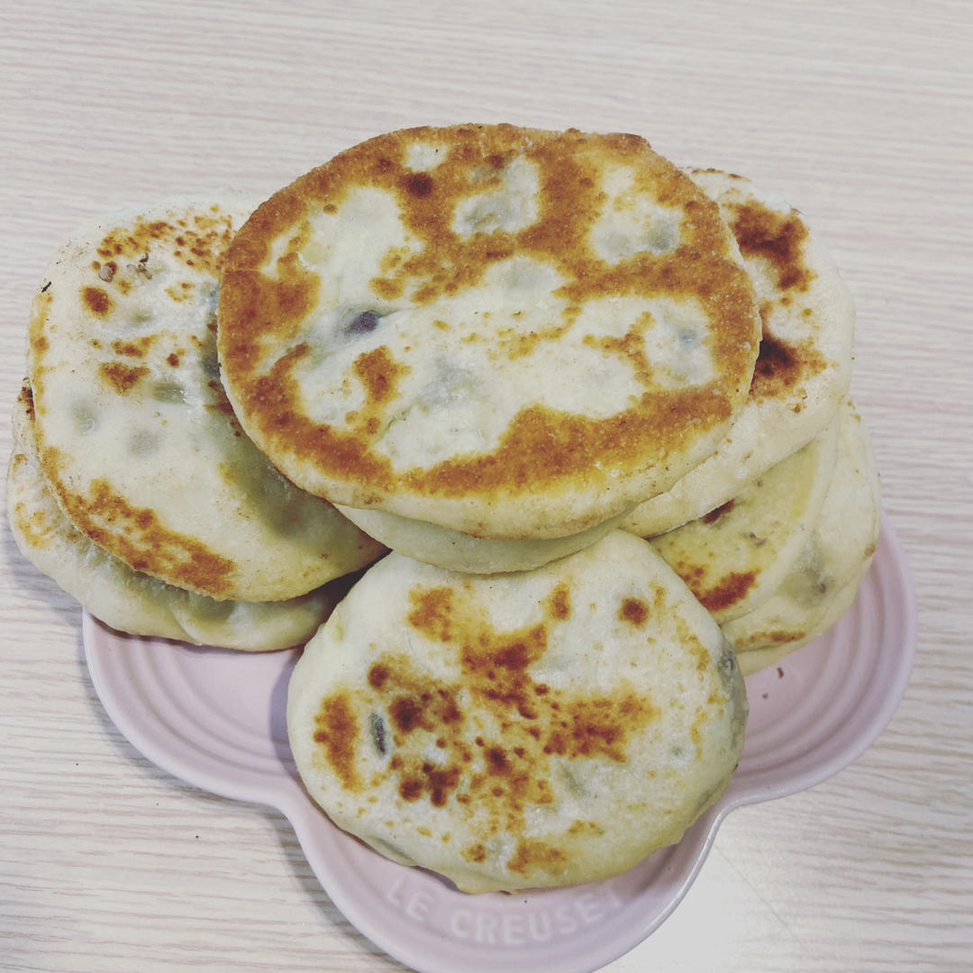 松松软红豆饼，皮薄馅厚微微甜