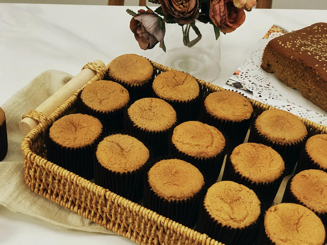 之前去学习并做了4年的流心纸杯蛋糕 今天分享你红枣味~