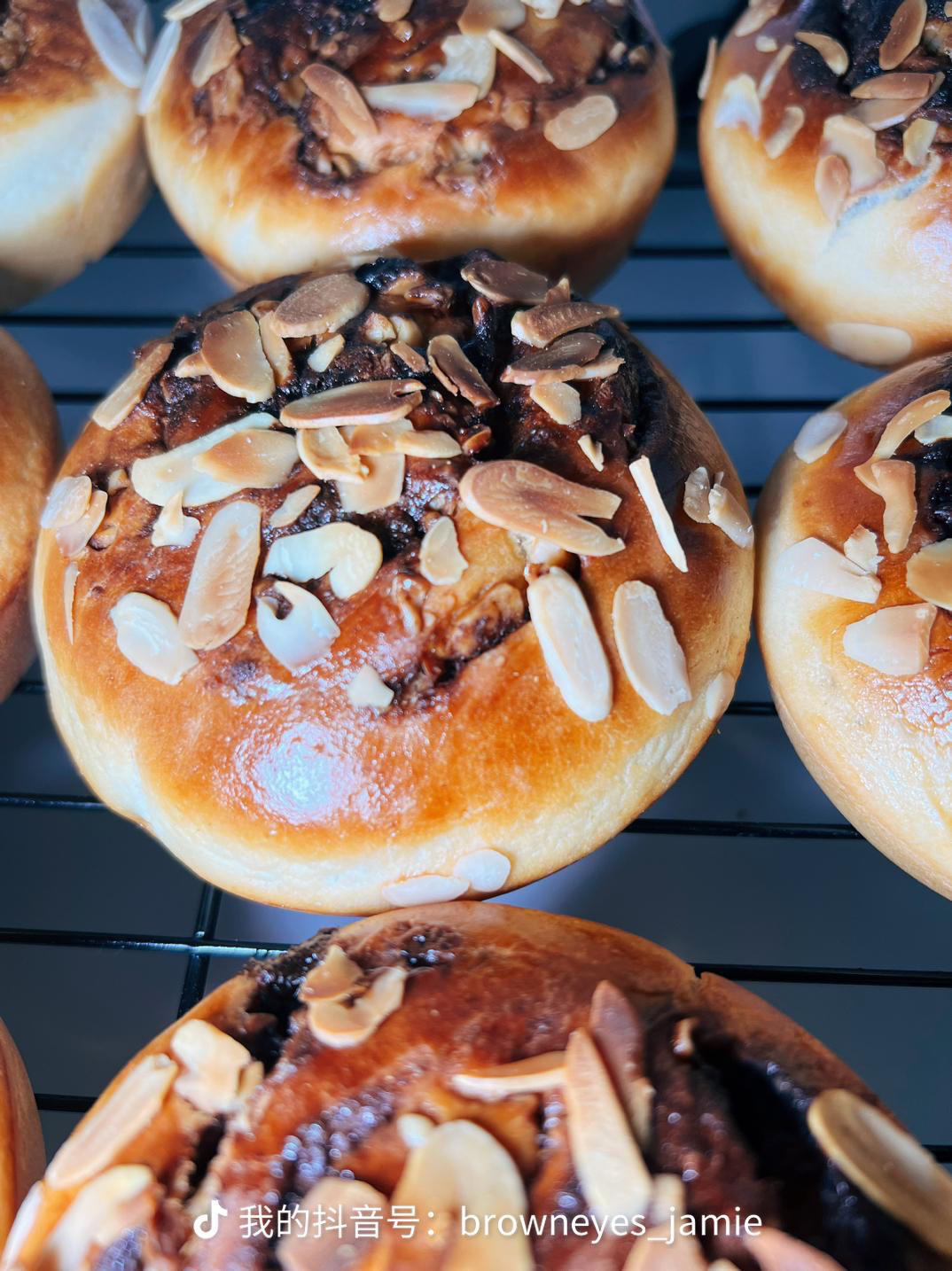 浓郁酥软的鲁邦种肉桂卷