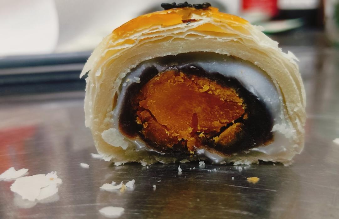 不破酥不混酥，新手也能做的很好的蛋黄酥教程，反包酥效果好更简单！