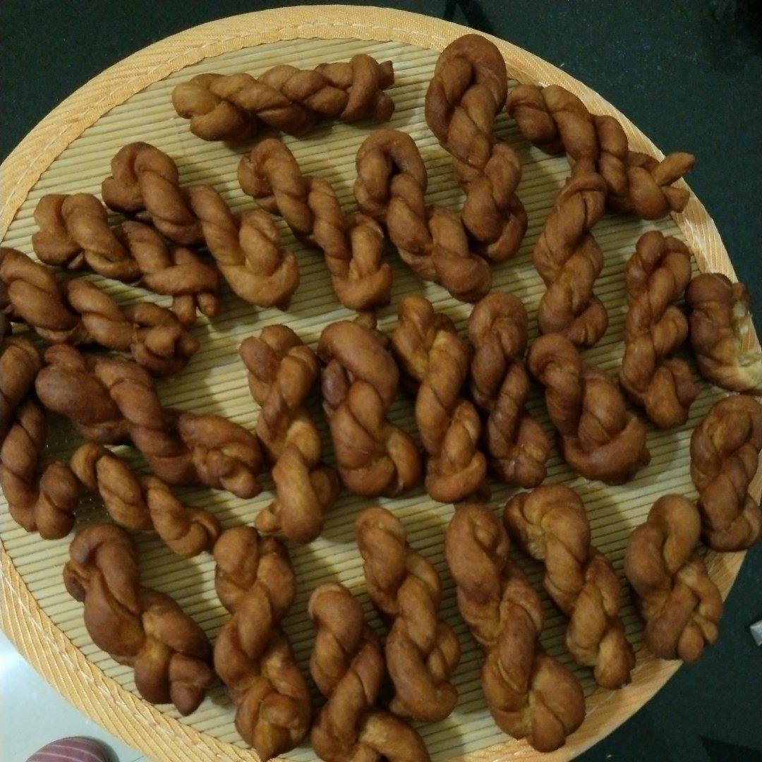 鸡蛋小麻花