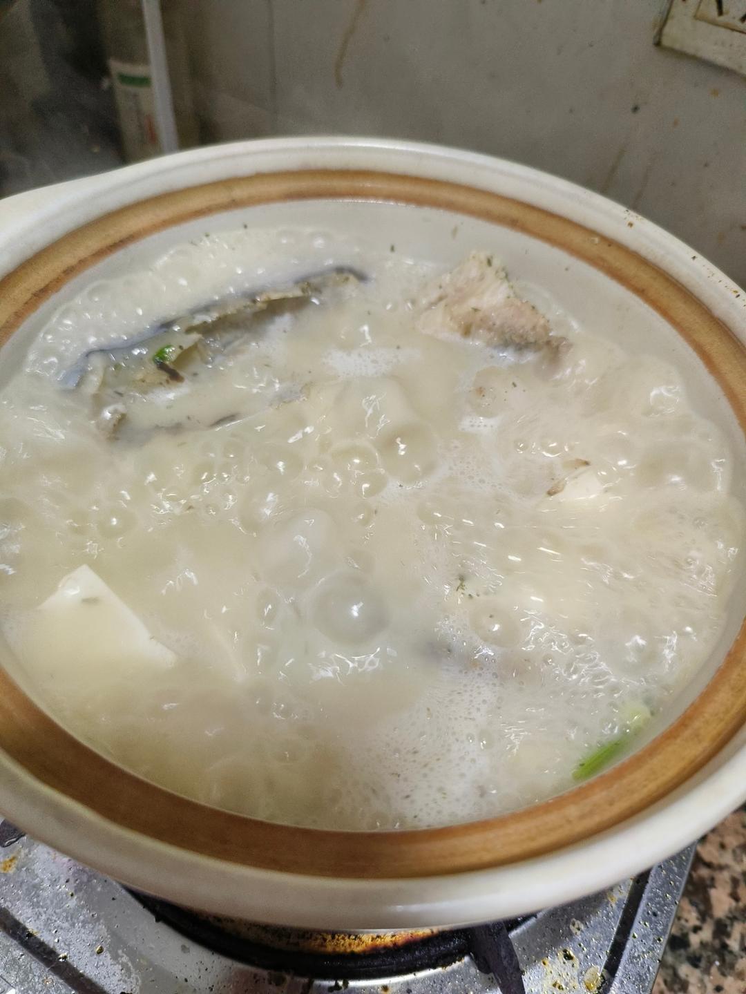 鱼头豆腐汤