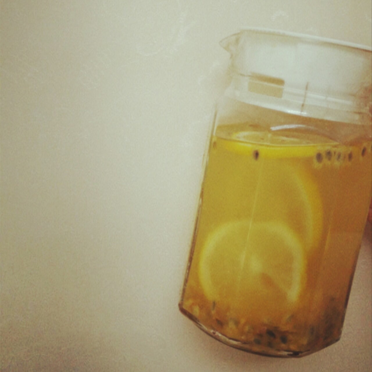 百香果的朴素吃法（百香果汁）