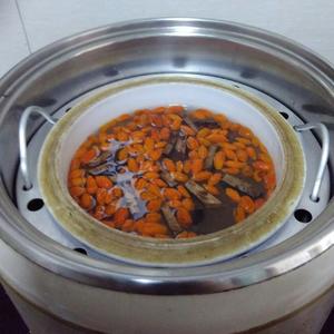 灵芝枸杞蜜枣瘦肉汤的做法 步骤5