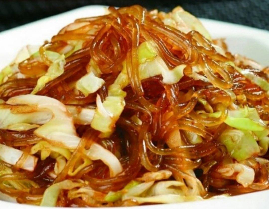 包菜粉丝炒鸡蛋