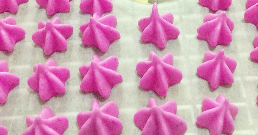 迷人的火龙果溶豆酸奶溶豆宝宝辅食