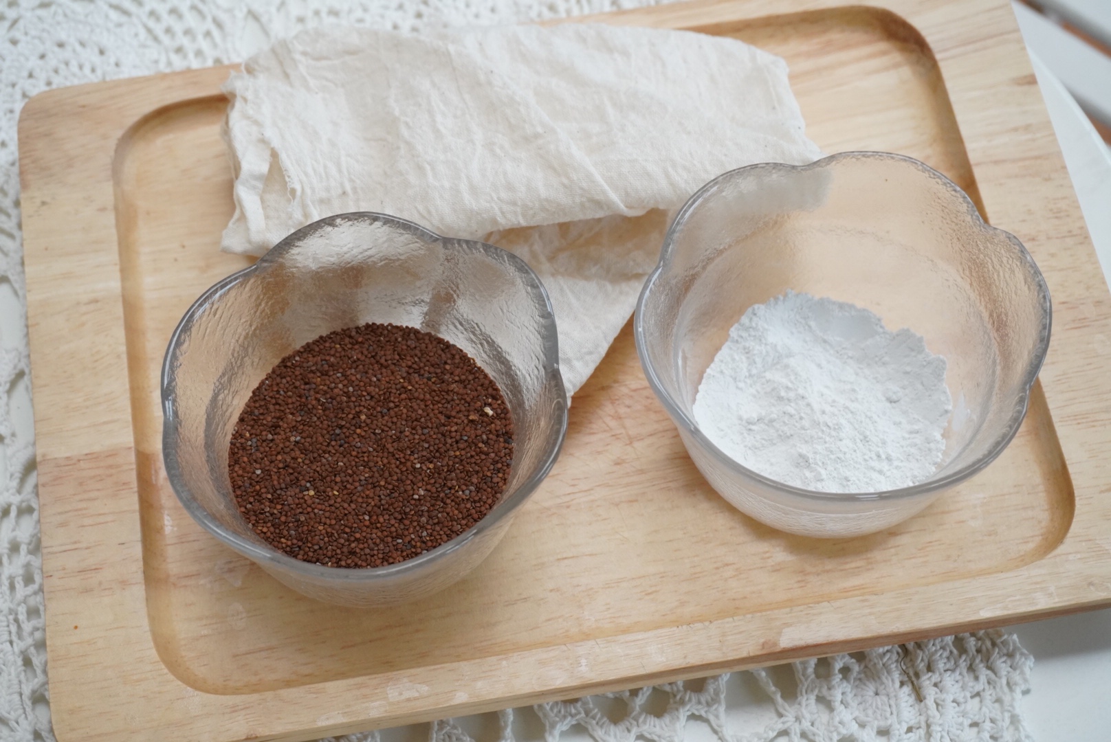 红糖糍粑冰粉（手搓冰籽）的做法 步骤1