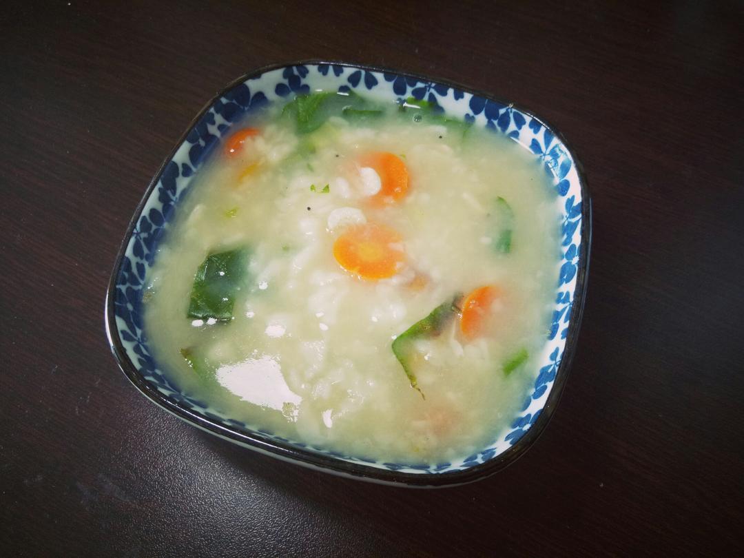 素颜angel拉卑鄙做的青菜鸡蛋疙瘩汤