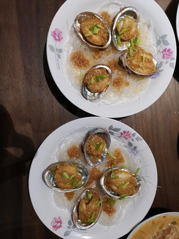 蒜蓉粉丝蒸鲍鱼