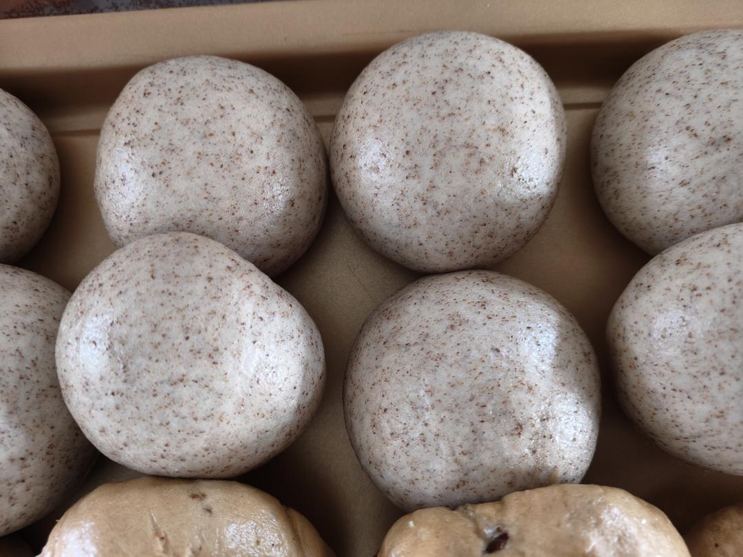 无油无糖松软的全麦馒头