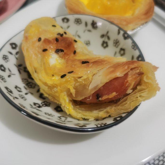 酥到掉渣的香肠酥皮卷，用蛋挞皮就能做