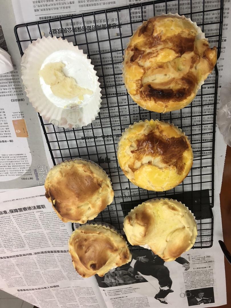 好吃到炸裂的港式菠萝包（附带制作酥皮的小视频）