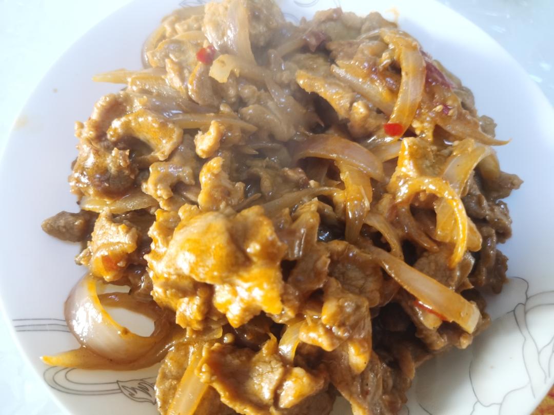 洋葱炒肉（猪腿肉）（2⭐）