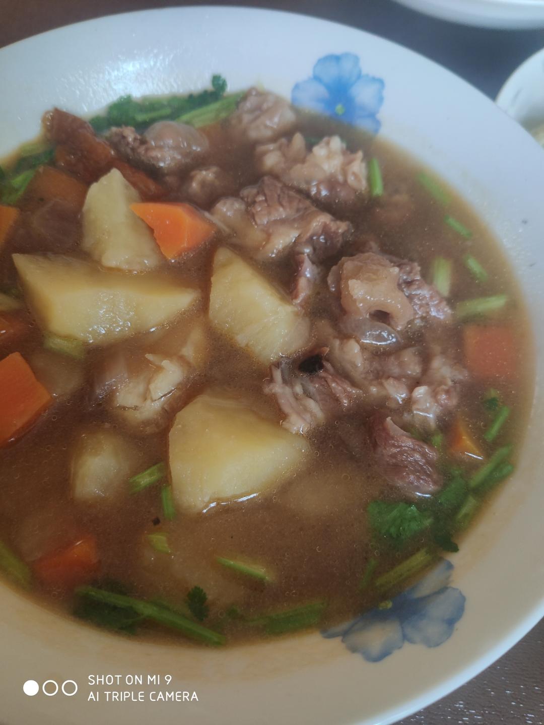 完胜刘一锅的 筋头巴脑炖土豆胡萝卜